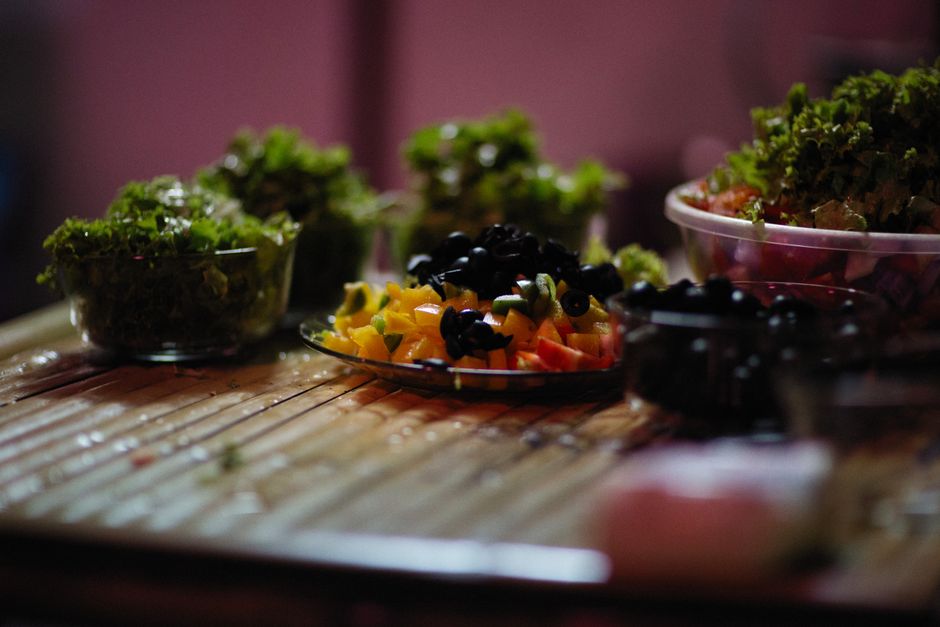 A Step-by-Step Look at Sustainable Weight Change Versus Crash Diets